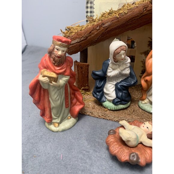 Vintage Cobble Creek Nativity Scene Figurine Set with Stable - Picture 2 of 16